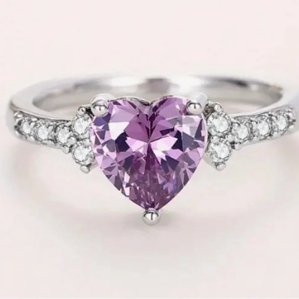 Gorgeous‎ Purple Cubic Zirconia Heart Silvertone Ring Size 8